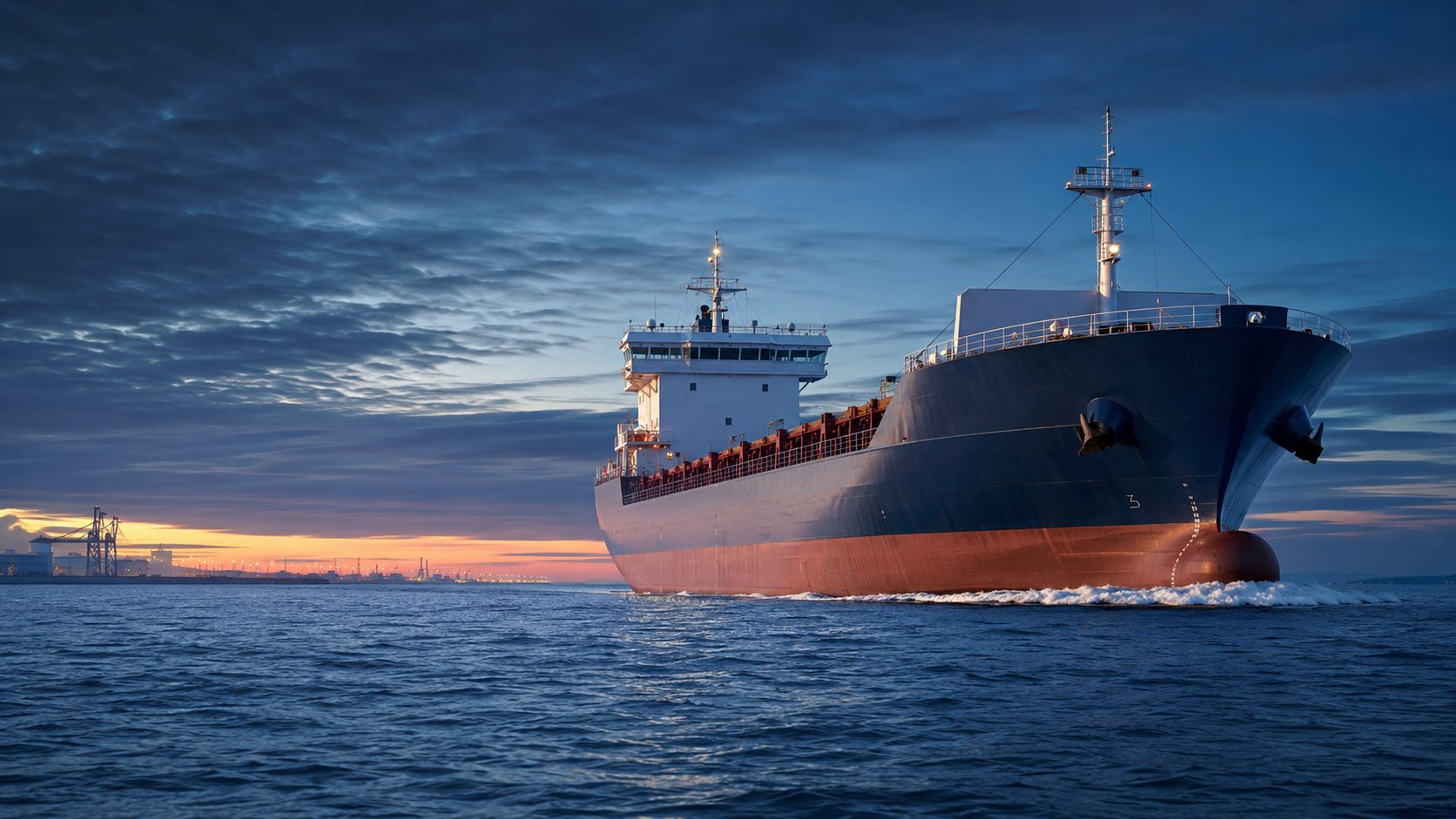Kapal komersial dengan perlindungan Jotun Marine Coatings
